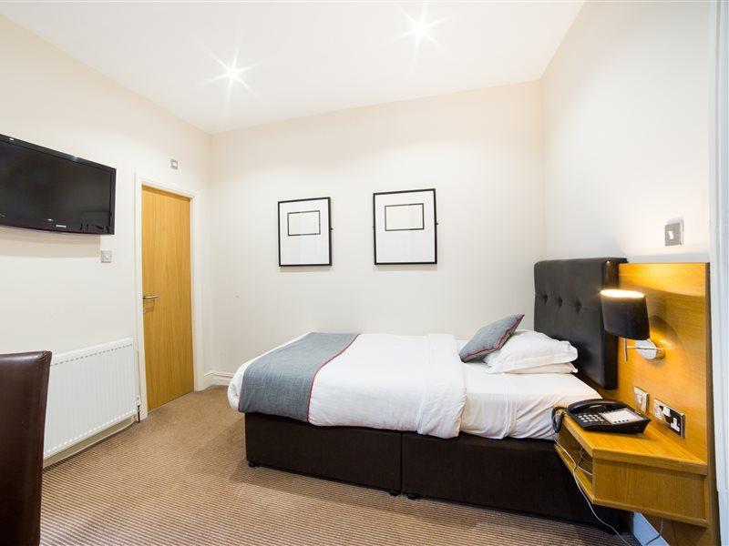 Oyo Imperial Hotel Barrow-in-Furness Extérieur photo