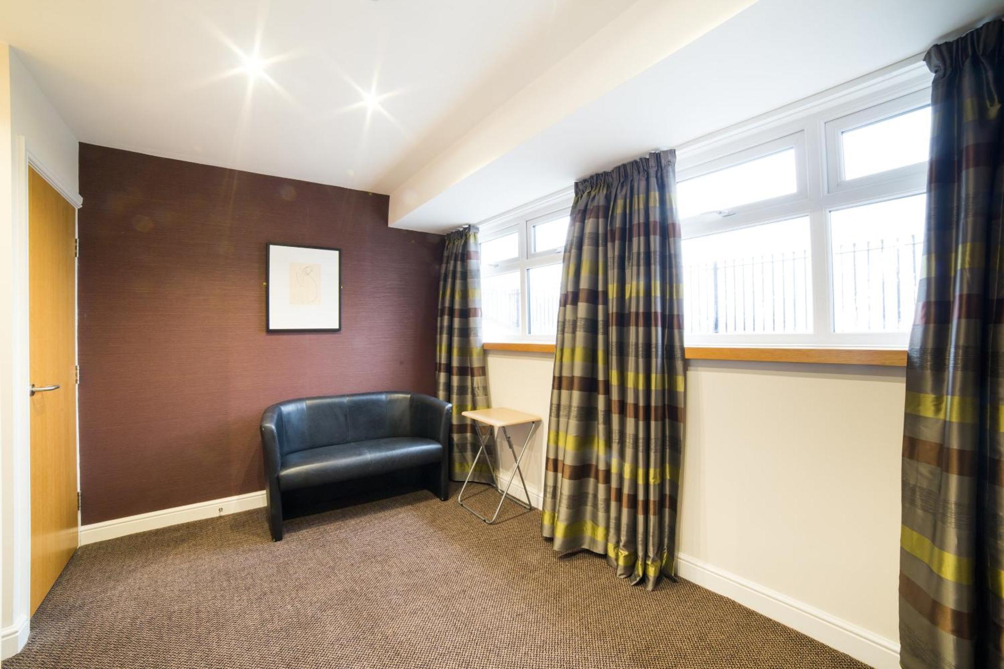 Oyo Imperial Hotel Barrow-in-Furness Extérieur photo