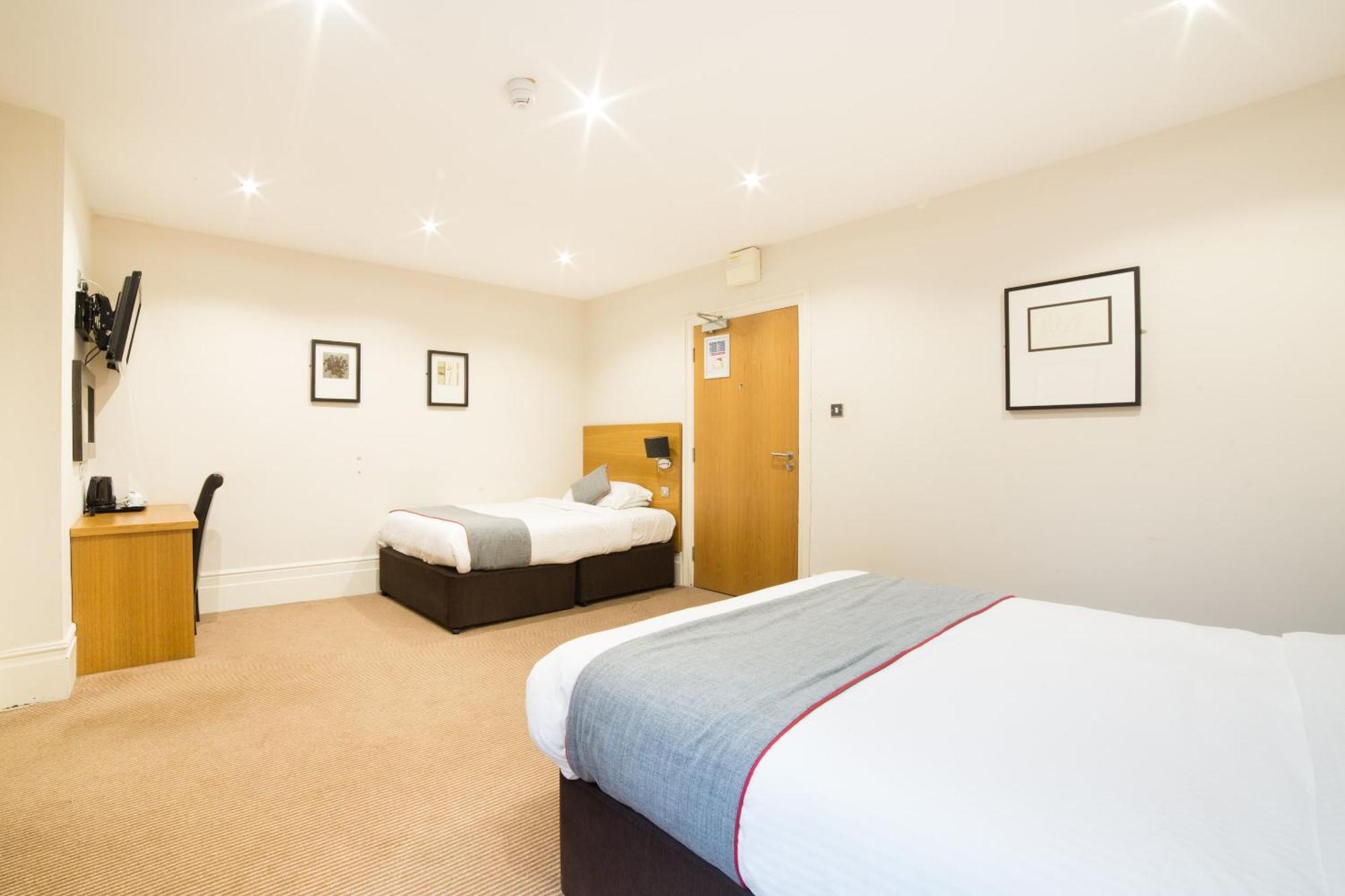Oyo Imperial Hotel Barrow-in-Furness Extérieur photo